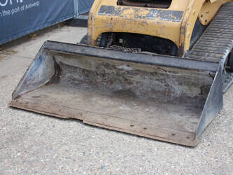 caterpillar-247b-1396829-44430335