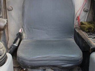 caterpillar-247b-1396829-44430347