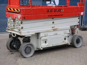 2016-jlg-2032es-1396862-44431313
