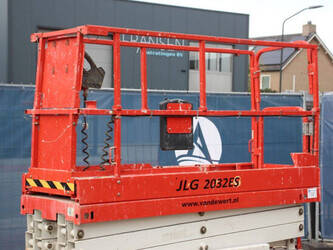 2016-jlg-2032es-1396862-44431314