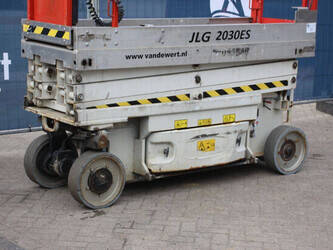 2006-jlg-2030es-1396864-44431361