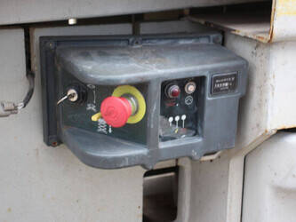 2006-jlg-2030es-1396864-44431372