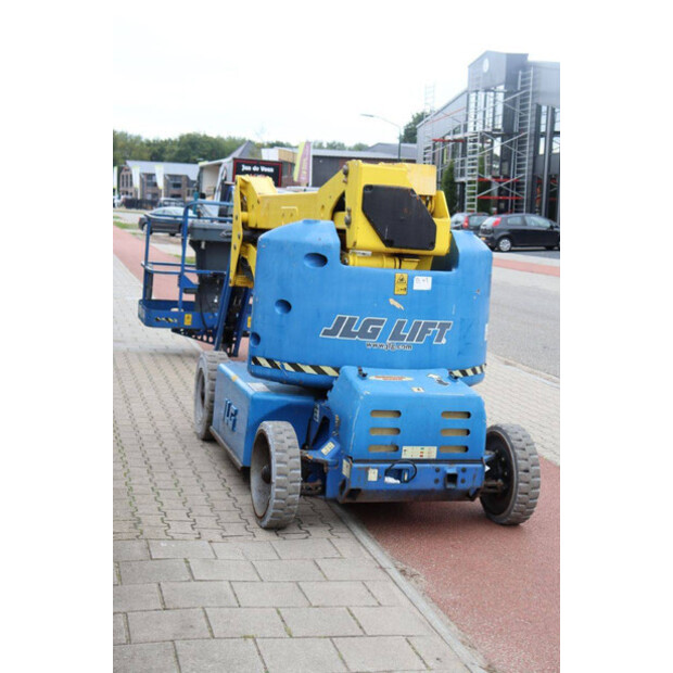 2007 جيه ال جي M400AJPN-44431450