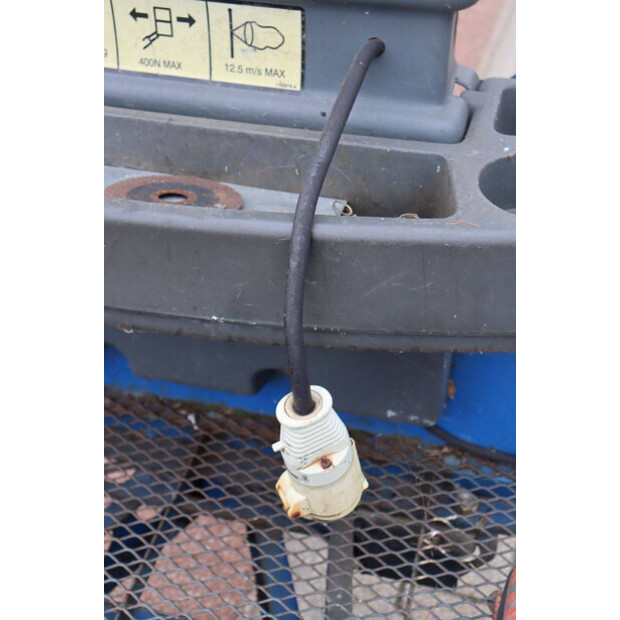 2007 جيه ال جي M400AJPN-44431471