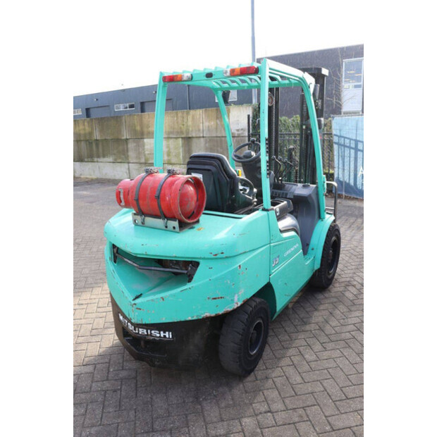 2010 MITSUBISHI FG35N-44431645