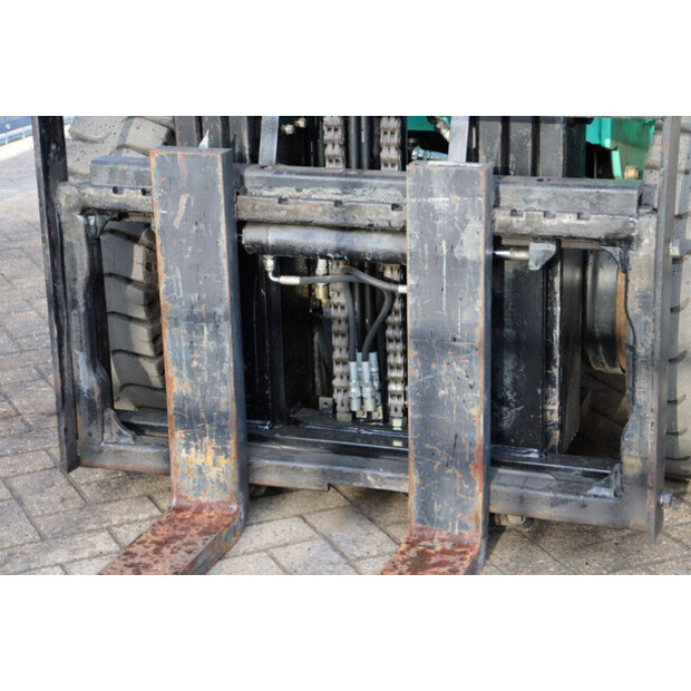 2010 MITSUBISHI FG35N-44431651