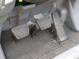 2010-mitsubishi-fg35n-1396872-44431665