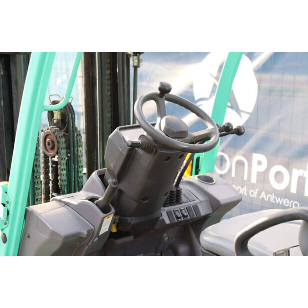 2010 MITSUBISHI FG35N-44431667