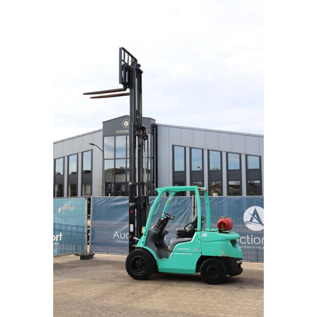 2010 MITSUBISHI FG35N-44431676