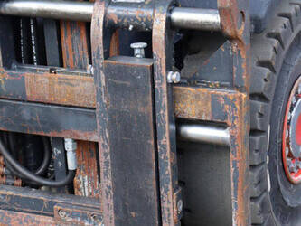 2013-fenwick-linde-h25t-02-44431692