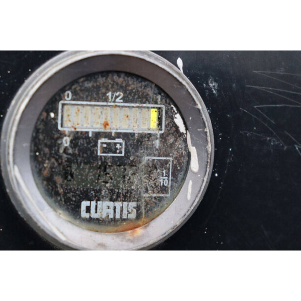 2010 جيه ال جي TOUCAN 800 A-44432358