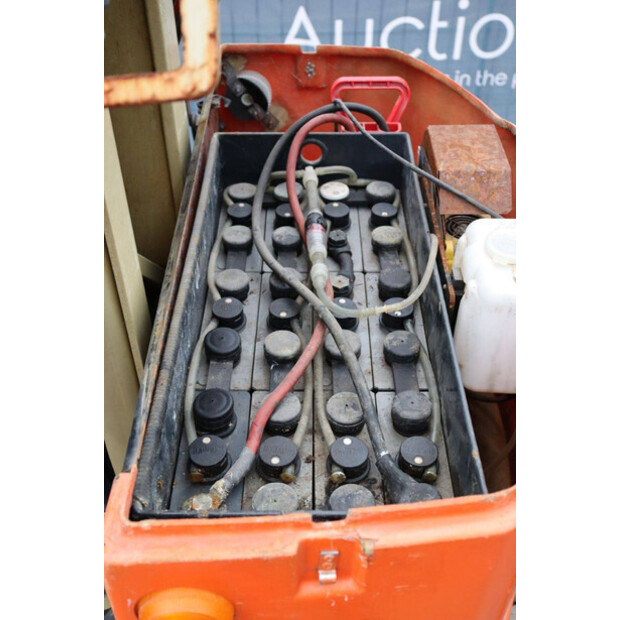 2010 جيه ال جي TOUCAN 800 A-44432364