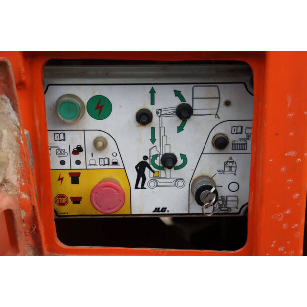 2010 جيه ال جي TOUCAN 800 A-44432367