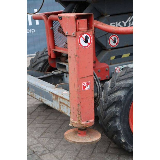 2015 SkyJack SJ6832RT-44432384