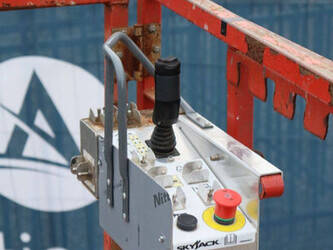 2015-skyjack-sj6832rt-1396891-44432400