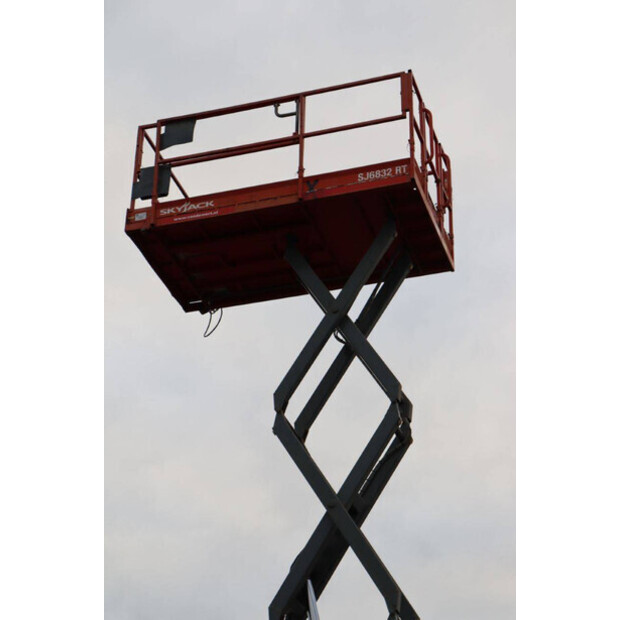 2015 SkyJack SJ6832RT-44432407