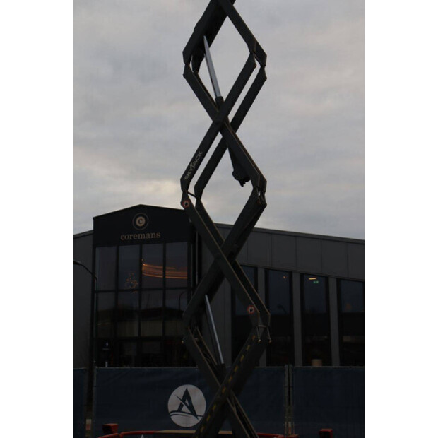 2015 SkyJack SJ6832RT-44432408