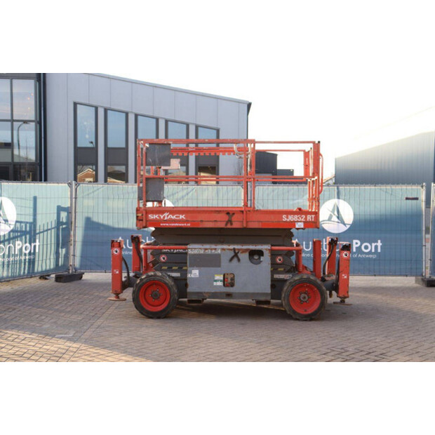 2015 SkyJack SJ6832RT-44432414