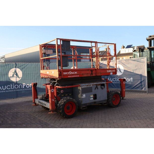 2015 SkyJack SJ6832RT-44432421