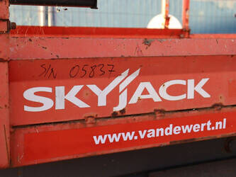 2015-skyjack-sj6832rt-1396892-44432426