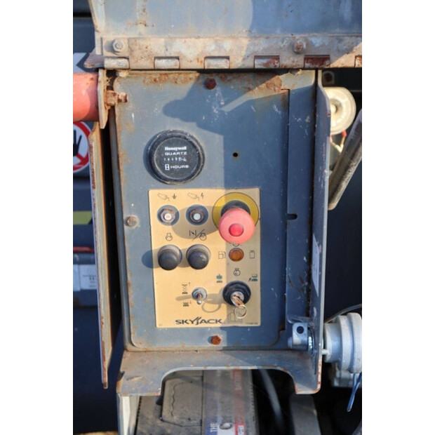 2015 SkyJack SJ6832RT-44432442