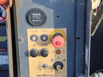 2015-skyjack-sj6832rt-1396892-44432442