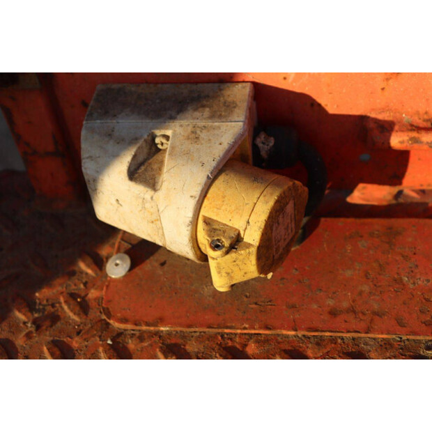 2015 SkyJack SJ6832RT-44432446