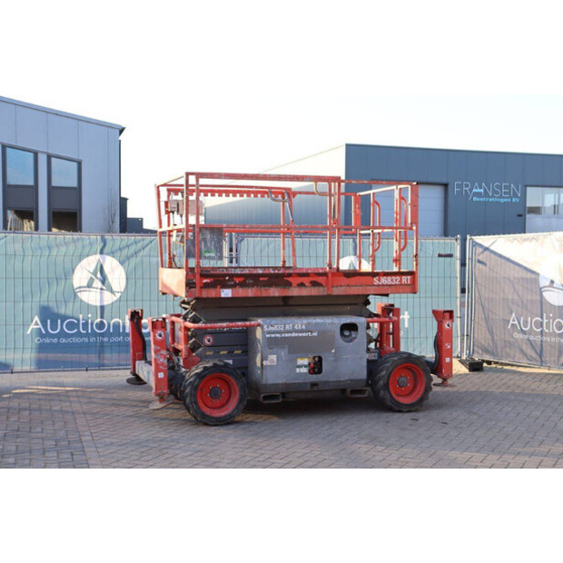 2015 سكايجاك SJ6832RT-44432458