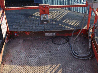 2015-skyjack-sj6832rt-1396893-44432483