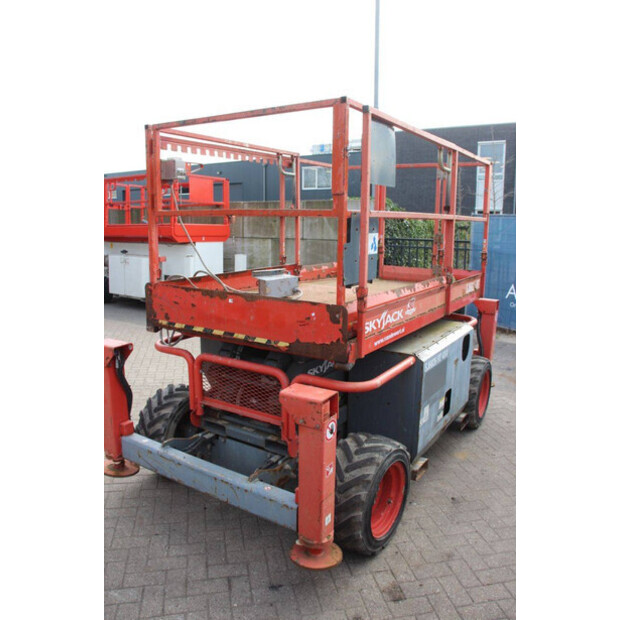 2016 SkyJack SJ6826RT-44432499