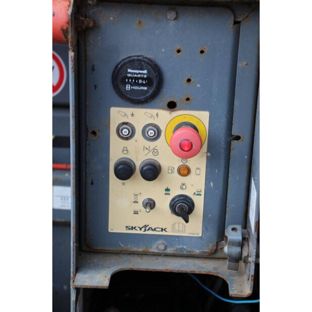 2016 SkyJack SJ6826RT-44432512