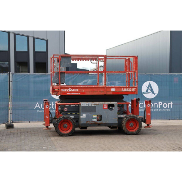 2015 SkyJack SJ6832 RT-44432527