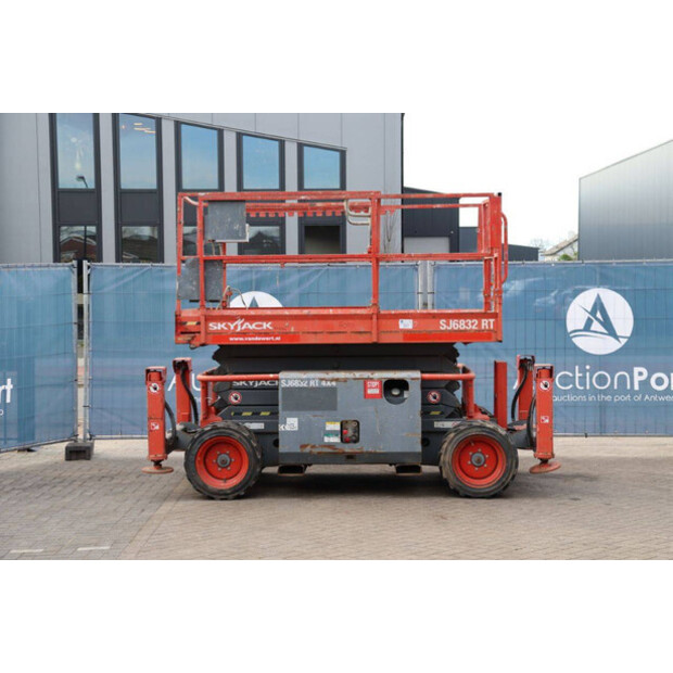 2015 SkyJack SJ6832 RT-44432528