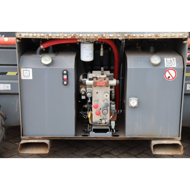 2015 SkyJack SJ6832 RT-44432554