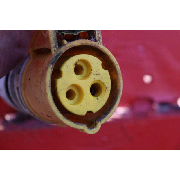 2016 SkyJack SJ6832RT-44432595