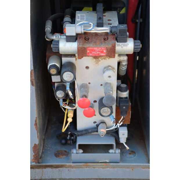 2016 SkyJack SJ6832RT-44432607