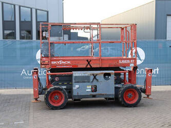 Image for SCISSOR LIFTS 2015 SkyJack SJ6826RT