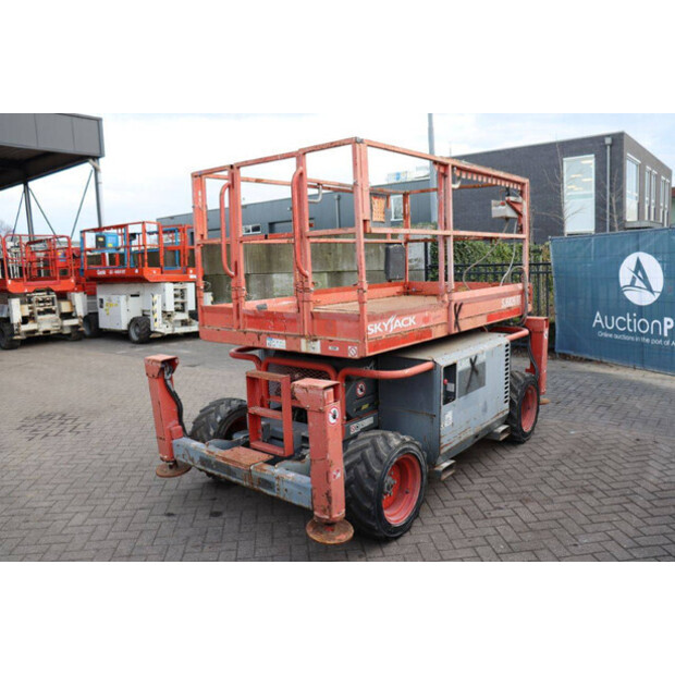 2015 SkyJack SJ6826RT-44432621