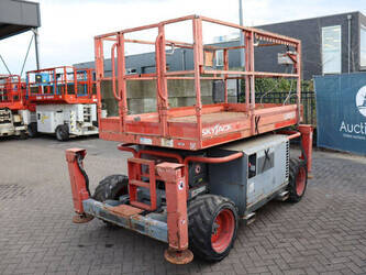 2015-skyjack-sj6826rt-1396897-44432621