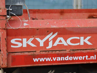 2015-skyjack-sj6826rt-1396897-44432629