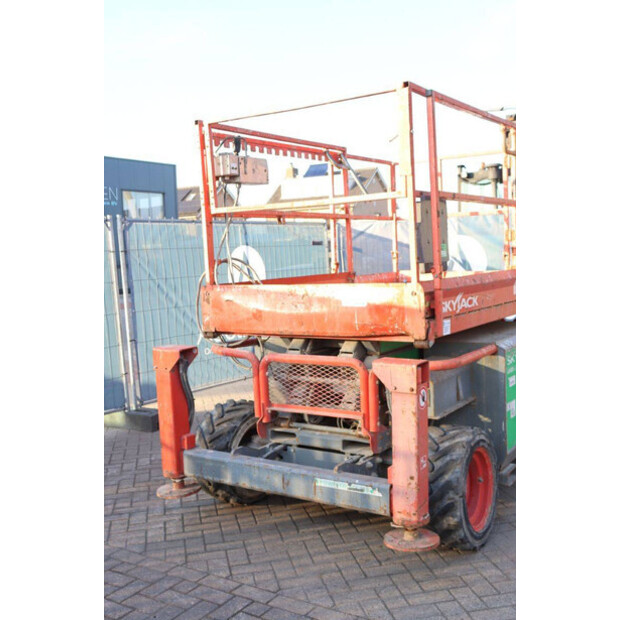 2014 SkyJack SJ6826RT-44432661