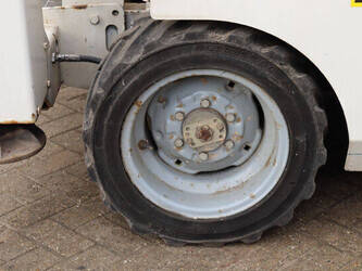 2010-genie-gs-2668-rt-44432704