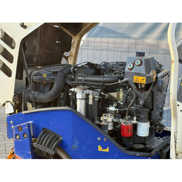 2014 هام HD 8 VV-44433232