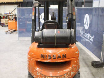 2000-nissan-30-1396942-44433865