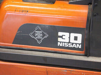 2000-nissan-30-1396942-44433877