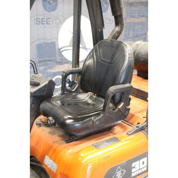 2000 نيسان 30-44433888