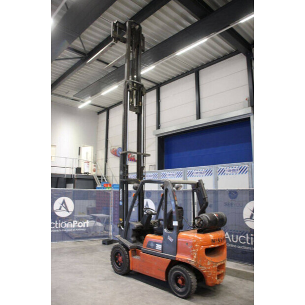 2000 نيسان 30-44433892