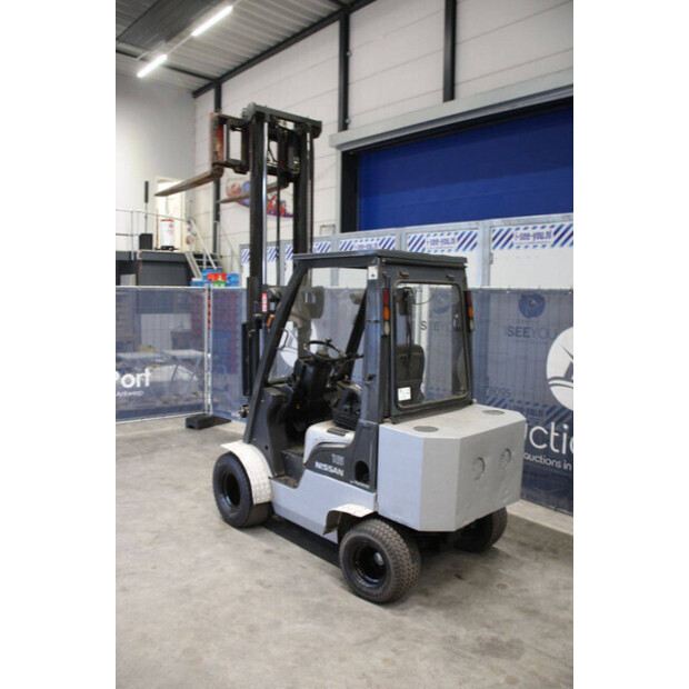 2005 NISSAN O1A15-44434065