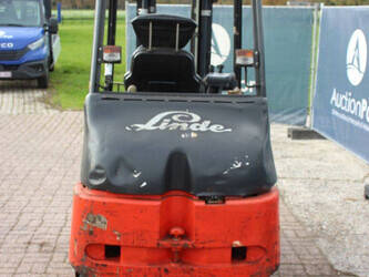 2005-linde-e30-03-600-1396951-44434111