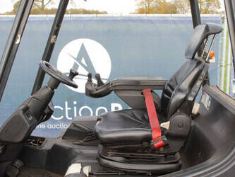 2005-linde-e30-03-600-1396951-44434131